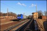 185-CL 008 bringt einen RE13 nach Venlo. Einige der Reisezugwagen ...