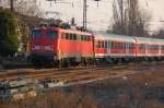 Gerade verl�sst die 110 ...  Andreas Strobel 03.03.2011