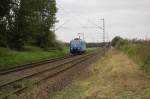 185 524-6 beim Bahn�bergang ...  Andreas Strobel 07.10.2010