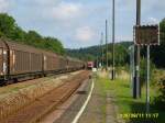 Bhf Wurzbach - Der G�terzug, �brigens mit Schiebelok, wartet im ...