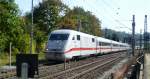 ICE 908 passiert Camburg ...  Matthias K�ber 09.10.2011