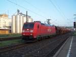 Die 185 161 mit einem Schotterzug am 22/05/10.  ...