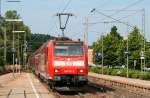 kbs-720-schwarzwaldbahn 146 110-2 und 228-2 'St.Georgen(Schwarzw)' rollen mit dem IRE5179 (Karlsruhe Hbf-Kreuzlingen) in den Bahnhof St.Georgen ein. Wo 146 228 dann den Zug verl�sst und auf Gleis 1 zur Taufe umsetzt. 11.07.10