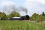 kbs-850-schiefe-ebene-ludwig-sud-nord-bahn 01 533 der �GEG stampft hinter Neuenmarkt hinauf nach Marktschorgast. Schublok ist 52 8195.