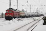 kessel--und-silozuge 233 326-8 mit Kesselwagenzug am 15.02.2010 in Passow, hier gut zu erkennen 4 gl�nzende Kesselwagen von GATX