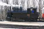 Kindereisenbahn Budapest 490.039 wartet am 27.Feb.2010 mit Zug 363 im Janos-Hegy auf die Kreuzung mit Zug 136.
