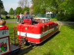 Die R�ckansicht der Porsche-Lok bei der Kleinbahn im Rheinpark K�ln. ...