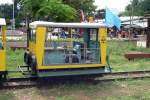 Nummernloser Kleinwagen im Bf. Wang Pho am 02.Nov.2005. Mit diesen ...