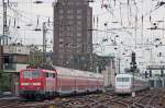koln-hbf 111 013-9 mit dem RE29726 aus Krefeld nach Rheine bei der Einfahrt in K�ln Hbf, 23.7.10