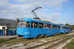 Kroatien / Straßenbahn Zagreb / Tramvaj Zagreb / Zagrebački Električni Tramvaj (ZET): Tatra T4YU - Wagen 480, aufgenommen im Oktober 2017 an der Haltestelle  Sopot  im Stadtgebiet von