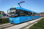 Kroatien / Straßenbahn Zagreb / Tramvaj Zagreb / Zagrebački Električni Tramvaj (ZET): Končar / TŽV Gredelj TMK 2100 - Wagen 2101, aufgenommen im Oktober 2017 in der Nähe der Haltestelle  Autobusni Kolodvor  im Stadtgebiet von Zagreb.