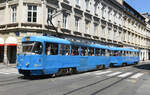 Der Tatra T4YU Triebwagen ZET 472 sowie Beiwagen B4YU 858 waren am 29 Juli 2023 auf der Linie 6 nach Sopot unterwegs und wurden kurz vor dem 
Park Zrinjevac fotografiert.