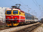 Der internationale Schnellzug 206 von Budapest nach Zagreb verkehrt innerhalb Kroatiens als Regionalzug unter der Zugnummer 2206 und bedient alle Haltestellen zwischen dem Grenzbahnhof Botovo und dem