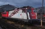 leipzig-hbf 110 329 steht am Morgen des 28.11.09 vor dem Leipziger Hbf.