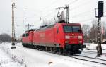 145 026 zieht am ...  Martin Schneider 19.12.2010