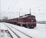Die 232 004-2 der LEG bei der Einfahrt in Passow ...