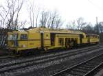 Gleisbaufahrzeug 25 012 von vorn im g�ppinger Bahnhof am 22.2. 10 ...