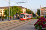 Straßenbahn  71-631  #010 der Linie 1 am 08.09.2021, Vienības laukums, Daugavpils.