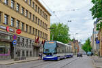 Straßenbahn Škoda 15T2 ForCity Alfa Riga #57594 der Linie 11 am 03.06.2021, Miera iela, Rīga.