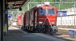 Der LRZ Bellinzona mit dem Steuer-/Mechanikwagen XTmas99 006-5 Bellinzona an ...