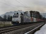Die 185 663 und die 185 664 am 05.12.2009 mit ...