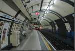 . R�hrenstation - Haltestelle ...  Gisela, Matthias und Jonas Frey 09.11.2011