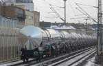 Am 16.01.10 rollte dieser gemischter G�terzug, mit mehreren, bespannten BASF ...
