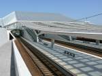 luttich-alle-bahnhofe Die elegant geschwungene Dachform des neuen Bahnhofs Li�ge-Guillemins. Aufgenommen am 10/07/2010.