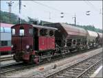 Die Stehkessellok 503 der Museumsbahn  Train 1900  versucht sich am 09.06.07 in Ettelbrck mal mit richtig groen Gterwagen.