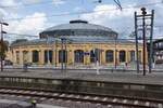 LUXEMBOURG, 21.06.2023, Blick vom Bahnsteig zur Rotonde 1, einem ehemaligen Eisenbahnlokschuppen der CFL mit einem Durchmesser von 52 Metern und einer Höhe von 15 Metern, der heute als Kultur- und Veranstaltungszentrum genutzt wird