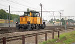 CFL rangierlok 516 verblieb an der Ladestrasse in Kleinbettingen. Am 10.09.2009 wurde die Lok in Richtung Luxembourg überführt. Hier zu sehen bei der Abfahrt in Kleinbettingen am 10.09.2009, 11.34u. Scanbild 17479, Fuji S200.