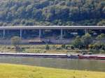 Mit großen Glück erwischte ich beim Gang zum Bahnhof Leutesdorf noch die beiden CFL Loks 1806 hinten und Zuglok die CFL 1585. SIe waren auf den Weg Richtung Norden.

Leutesdorf 22.08.2015