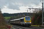 . CFL Lok 3012 fhrt mit dem IC 113 aus Richtung Kautenbach in den Bahnhof von Wilwerwiltz ein.  26.12.2017    (Hans)