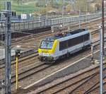 CFL Lok 3013 aufgenommen beim Umsetzen im Güterbahnhofsbereich von Belval-Université, aufgenommen von der Überführung am 05.04.2019. (Hans)
