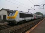 Lok 3012 mit Personenzug aus Richtung Luxemburg am 17.09.06 bei der Einfahrt in den Bahnhof von Wilwerwiltz.