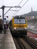 Lok 3020 ist mit ihrem Zug aus Luxemburg im Bahnhof Liège Guillemins angekommen. Vor kurzem haben hier die Arbeiten zum kompletten Umbau des Bahnhofs begonnen. 03.02.06