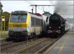 Auergewhnliche Zugbegegnung am 21.09.08! E-Lok 3017 hat ihren Zug aus Richtung Kleinbettingen in den Bahnhof Capellen geschoben, whrend die Dampflok 5519 soeben mit ihren  Wegmnnern  dort ankommt. (Jeanny)