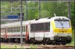 Die 3003 der CFL ereicht mit dem IC Luxemburg-Liege die Station Vielsalm in Belgien.
Szenario vom 24.Mai 2015.