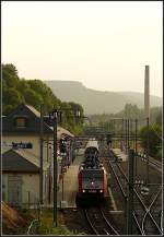 Abendstimmung am 28.06.09 im Bahnhof von Wiltz. Die 4009 hat umgesetzt und nhert sich ihrem Sonderzug. (Jeanny)