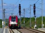 Luxemburg, Bahnhof Schouweiler, CFL 2206 als RB 5084 in Richtung Luxemburg, 2.6.2013 