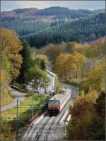 Der Triebzug 2004 fotografiert in der herbstlichen Landschaft zwischen Kautenbach und Wiltz am 18.10.08.