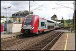 CFL Triebwagen 2214 erreicht hier auf dem Weg nach Luxembourg am 28.4.2018 um 11.10 Uhr aus Wasserbillig kommend den Haltepunkt Manternach.