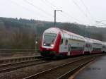 Zufalls- und Glckstreffer! Die Bahnschranke schliet kurz vor meiner Ankunft am Bahnbergang, Fotoapparat geschnappt und Schuss! Steuerwagen 015 fehlte mir noch in meiner Sammlung! Drauffelt den 29.01.08.