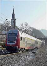 Die RB 3210 hat soeben die Haltestelle Michelau verlassen und setzt ihre Fahrt in Richtung Wiltz fort.