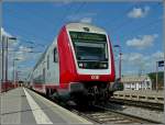 Der Wendezug mit dem Steuerwagen 006 an der Spritze verlsst die Haltestelle Lamadelaine am 04.08.09, um seine Reise nach Luxemburg fortzusetzen.