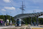 Seit Dezember 2017 besitzt auch die Stadt Luxembourg wieder eine Straßenbahn. Hier steht Wagen 104 am Vormittag des 21.5.2018 an der Haltestelle Luxexpo