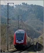 In verschiedenen Hinsichten ein etwas auergewhnliches Bild:  Normalerweise fahren die Wendezge Lok voraus in Richtung Luxemburg und sie bestehen aus 4 Wagen.