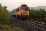M41 M41 2335 mit dem R 5222 bei Olaszliszka-Tolcsva (12.10.2009)