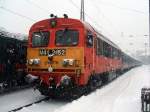M�V-Trakci� M41 2152 am Bahnhog Budapest-Nyugati mit einem Personenzug nach ...