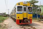 Mae-Klong-Linie Nummernloser Triebwagen am 27.M�rz 2010 im Bf. Ban Laem.